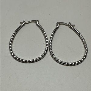 🧡Silver TV Textured Teardrop Hoop Earrings🧡